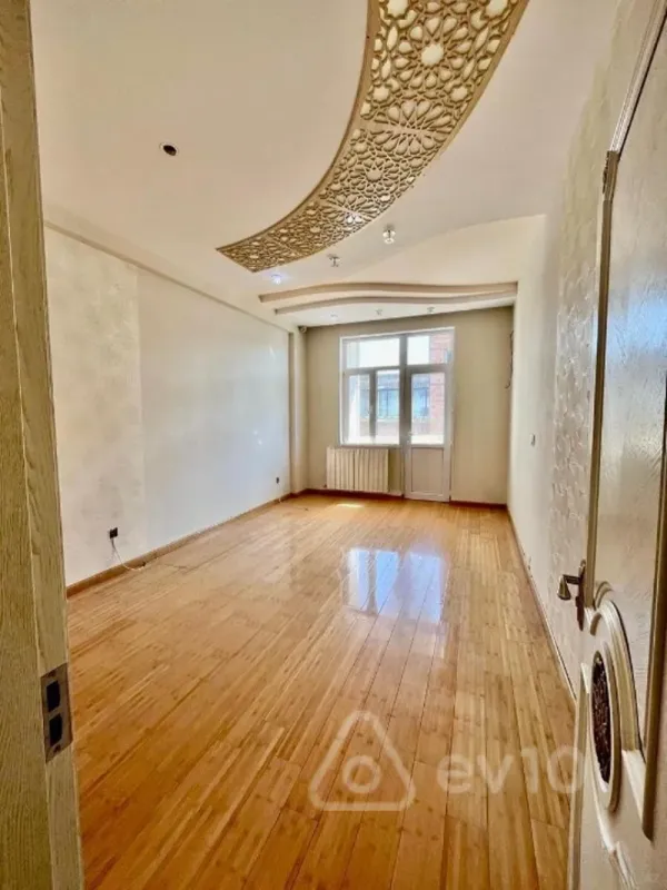Satılır 3 otaqlı yeni tikili 135 m²