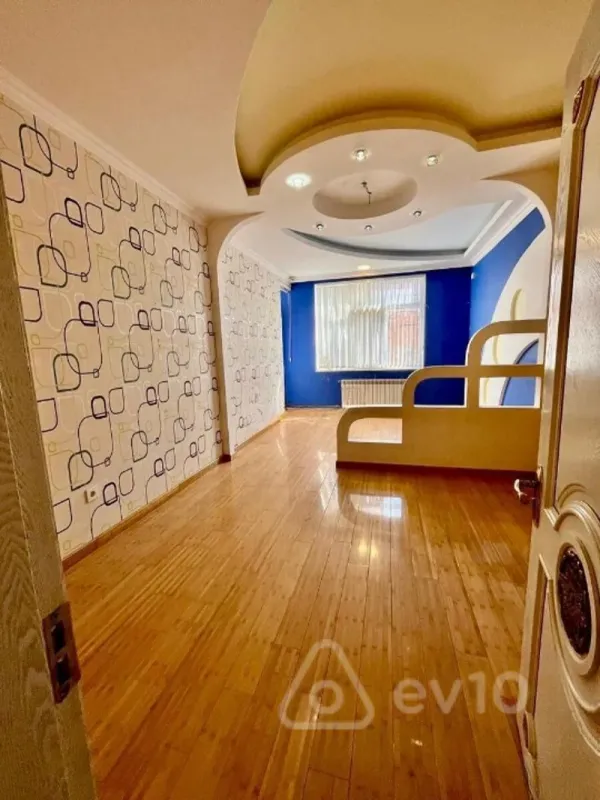 Satılır 3 otaqlı yeni tikili 135 m²
