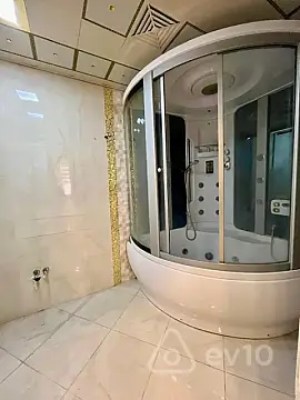 Satılır 3 otaqlı yeni tikili 135 m²