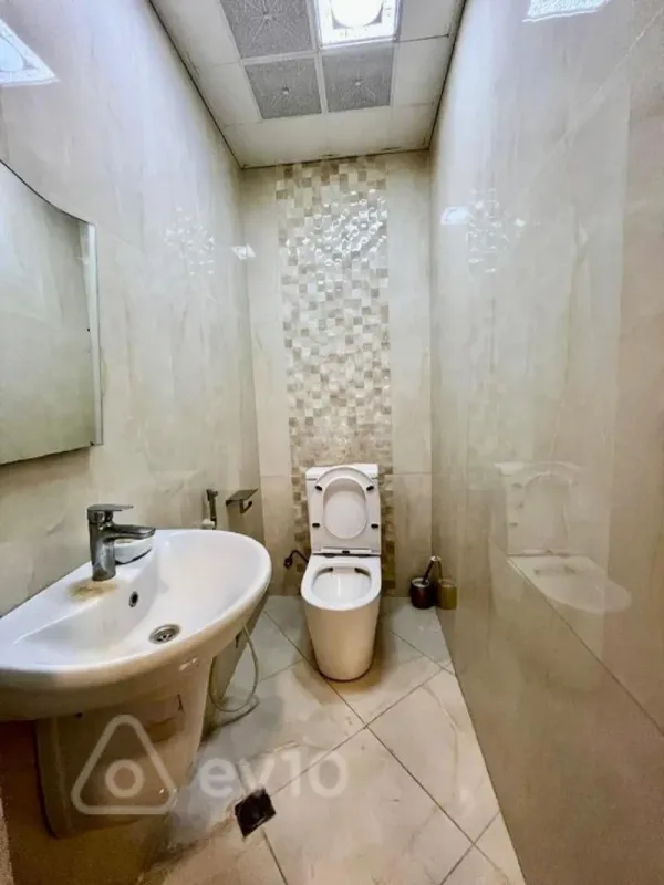 Satılır 3 otaqlı yeni tikili 135 m²