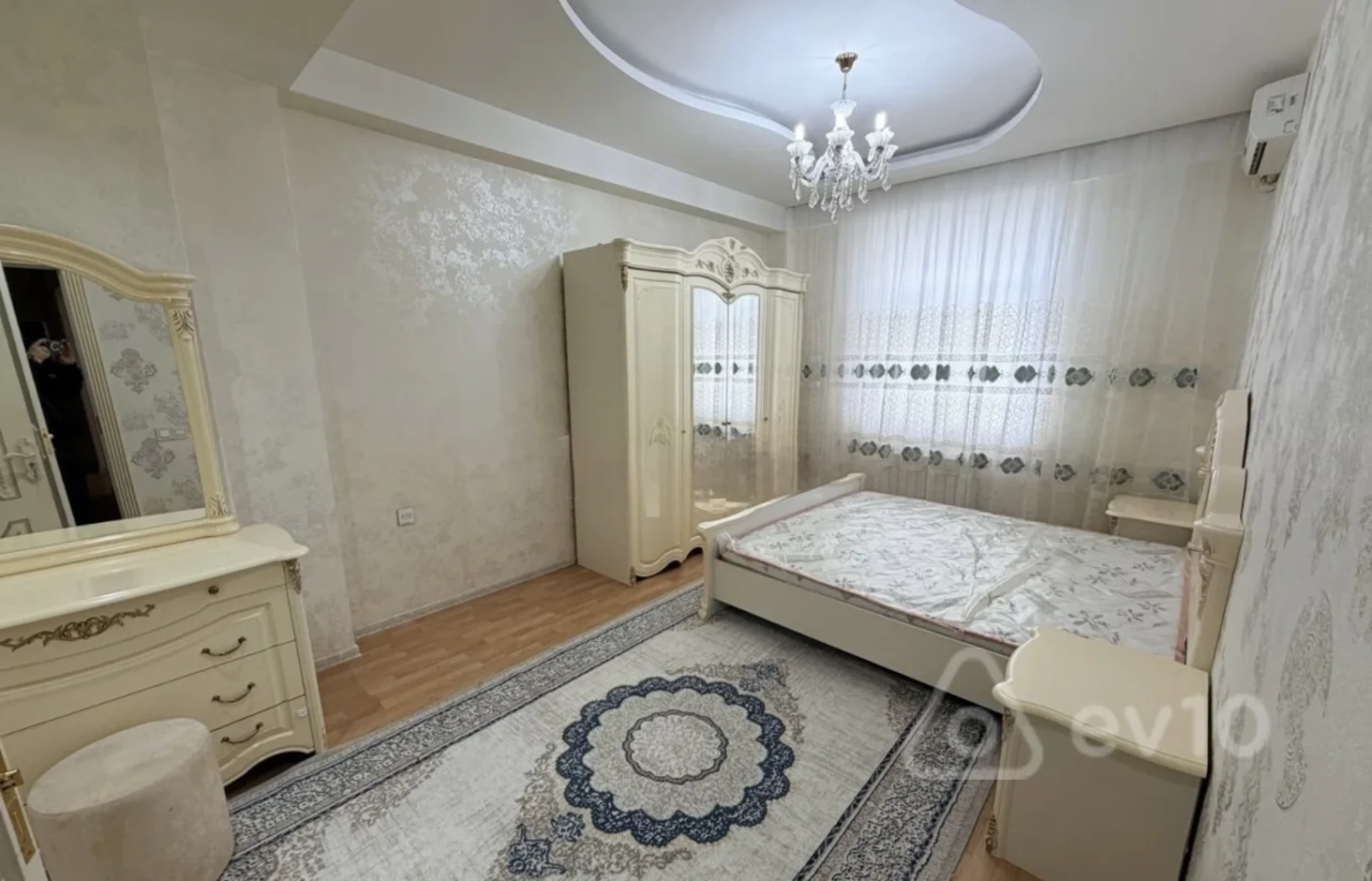 Kirayə verilir 2 otaqlı yeni tikili 90 m²