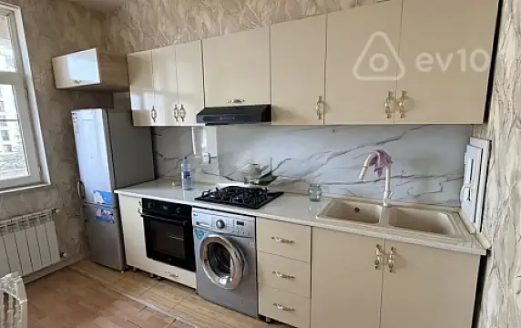 Kirayə verilir 2 otaqlı yeni tikili 90 m²