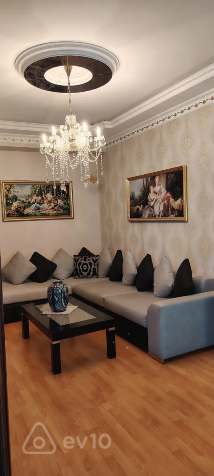 Satılır 2 otaqlı yeni tikili 60 m²