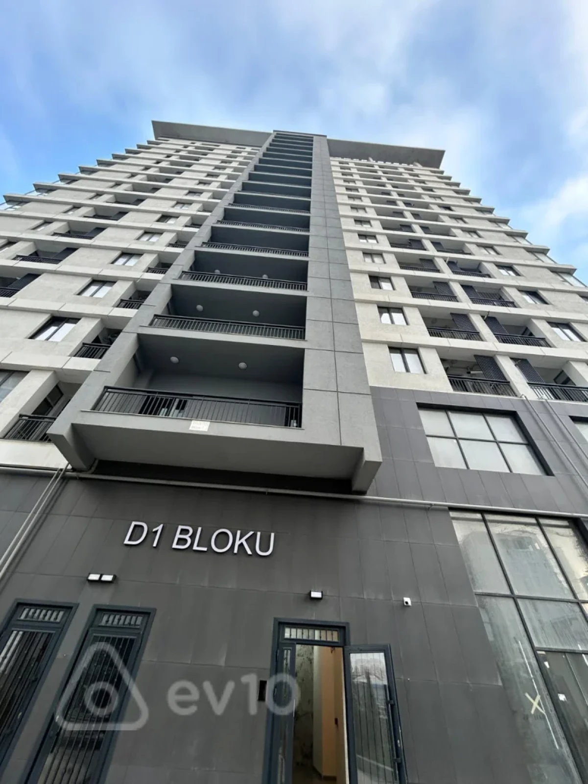 Kirayə verilir 2 otaqlı yeni tikili 80 m²