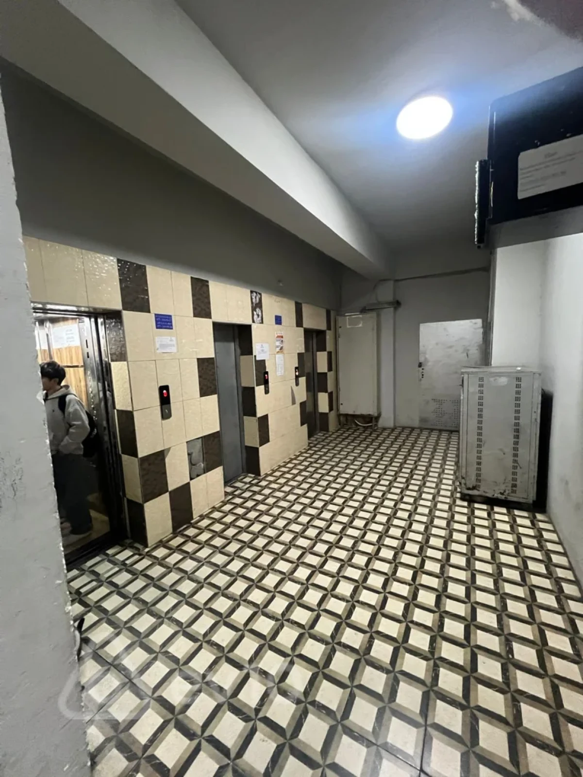 Satılır 2 otaqlı yeni tikili 75 m²