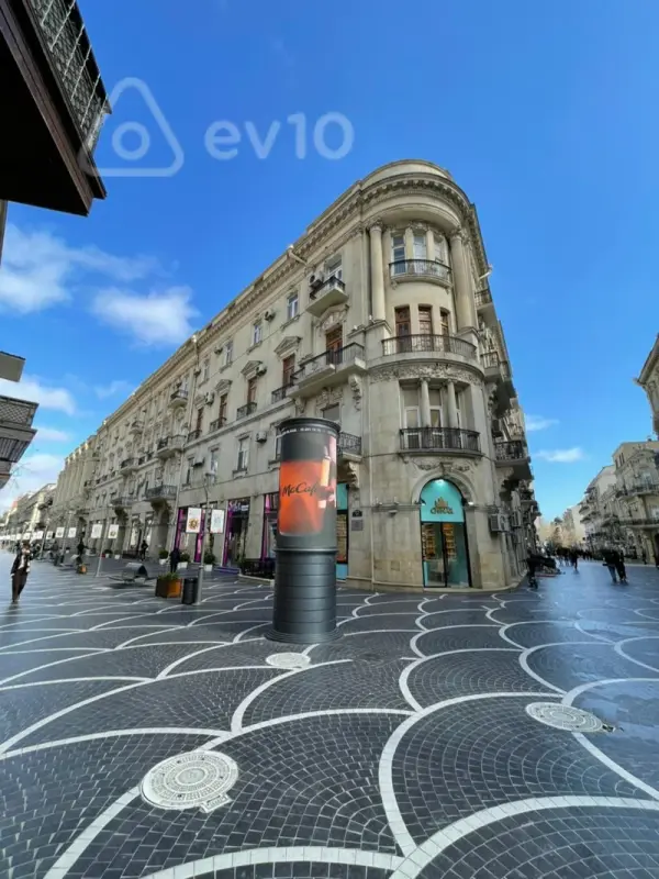 Satılır 3 otaqlı köhnə tikili 100 m²