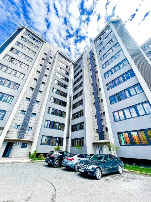 Satılır 3 otaqlı yeni tikili 80 m²