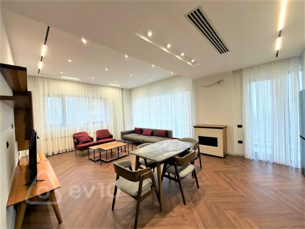 Kirayə verilir 4 otaqlı yeni tikili 160 m²
