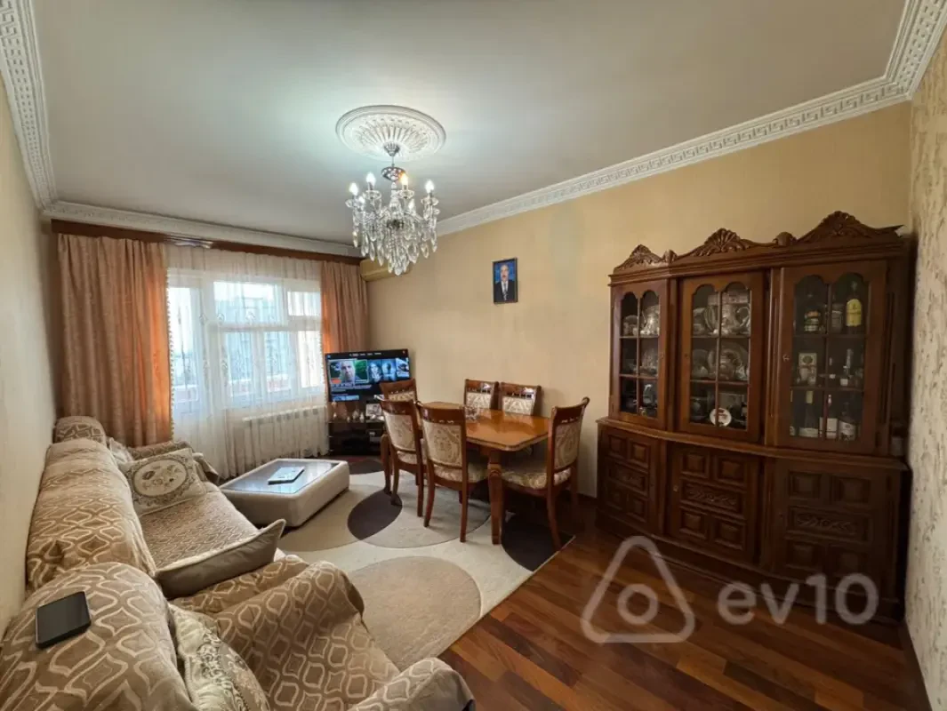Satılır 3 otaqlı köhnə tikili 72 m²