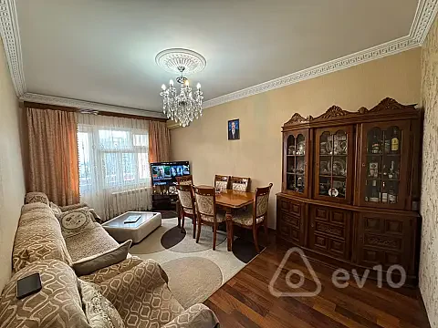 Satılır 3 otaqlı köhnə tikili 72 m² — Bakı, Nizami 3 otaq 72.00 m²