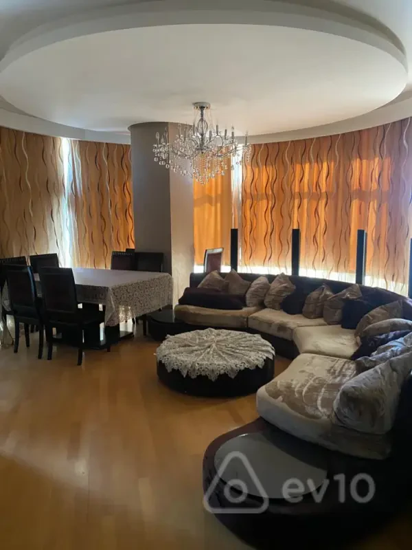 Kirayə verilir 3 otaqlı yeni tikili 120 m²