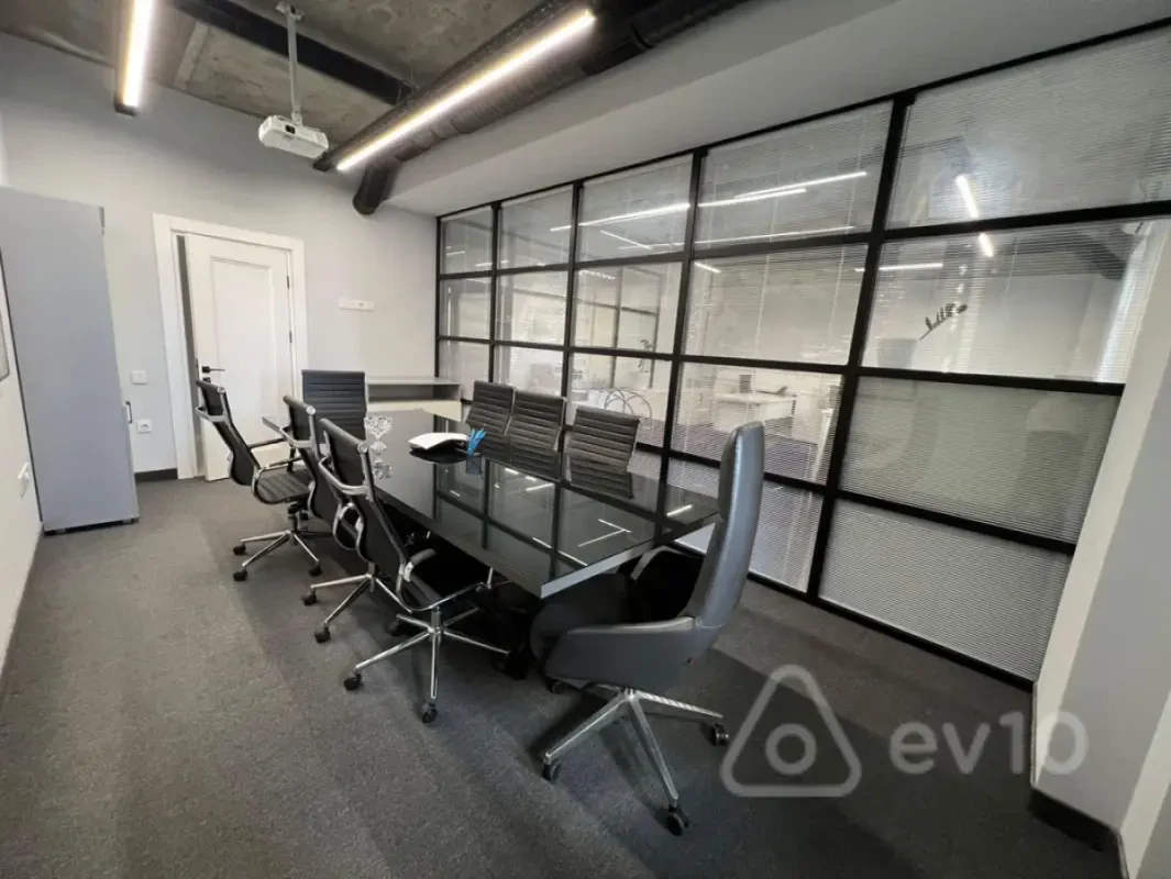 Kirayə verilir 5 otaqlı ofis 170 m²