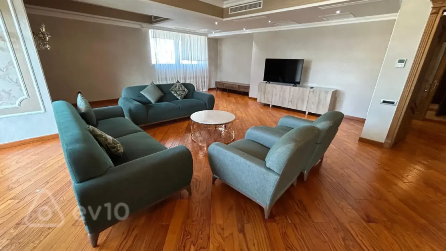 Kirayə verilir 5 otaqlı yeni tikili 310 m²