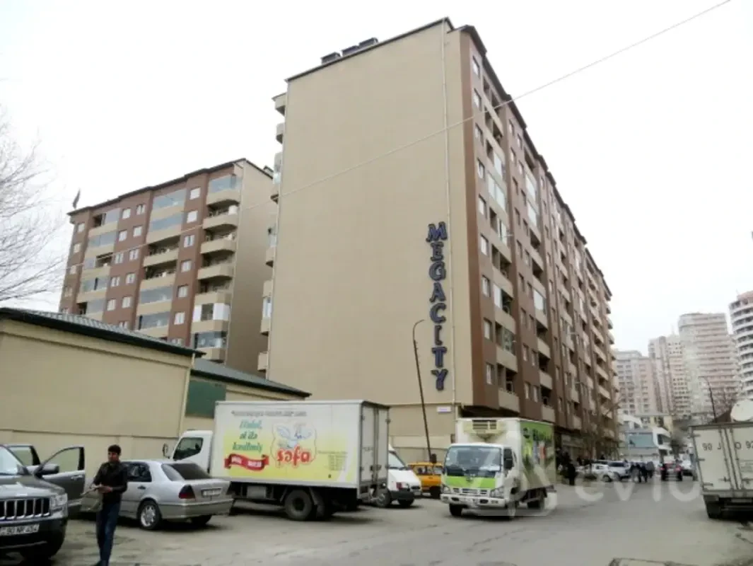 Satılır 5 otaqlı yeni tikili 320 m²
