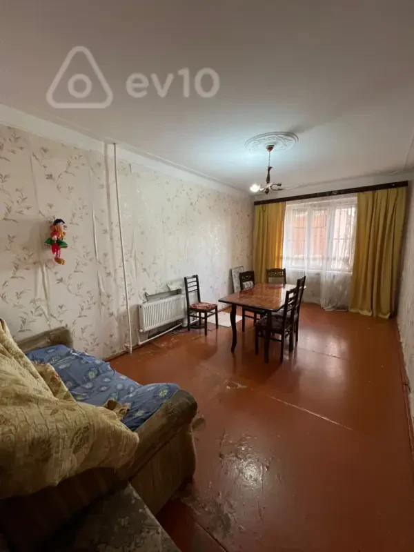 Satılır 3 otaqlı köhnə tikili 55 m²