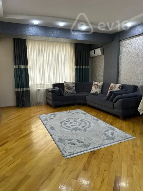 Kirayə verilir 2 otaqlı yeni tikili 74 m²