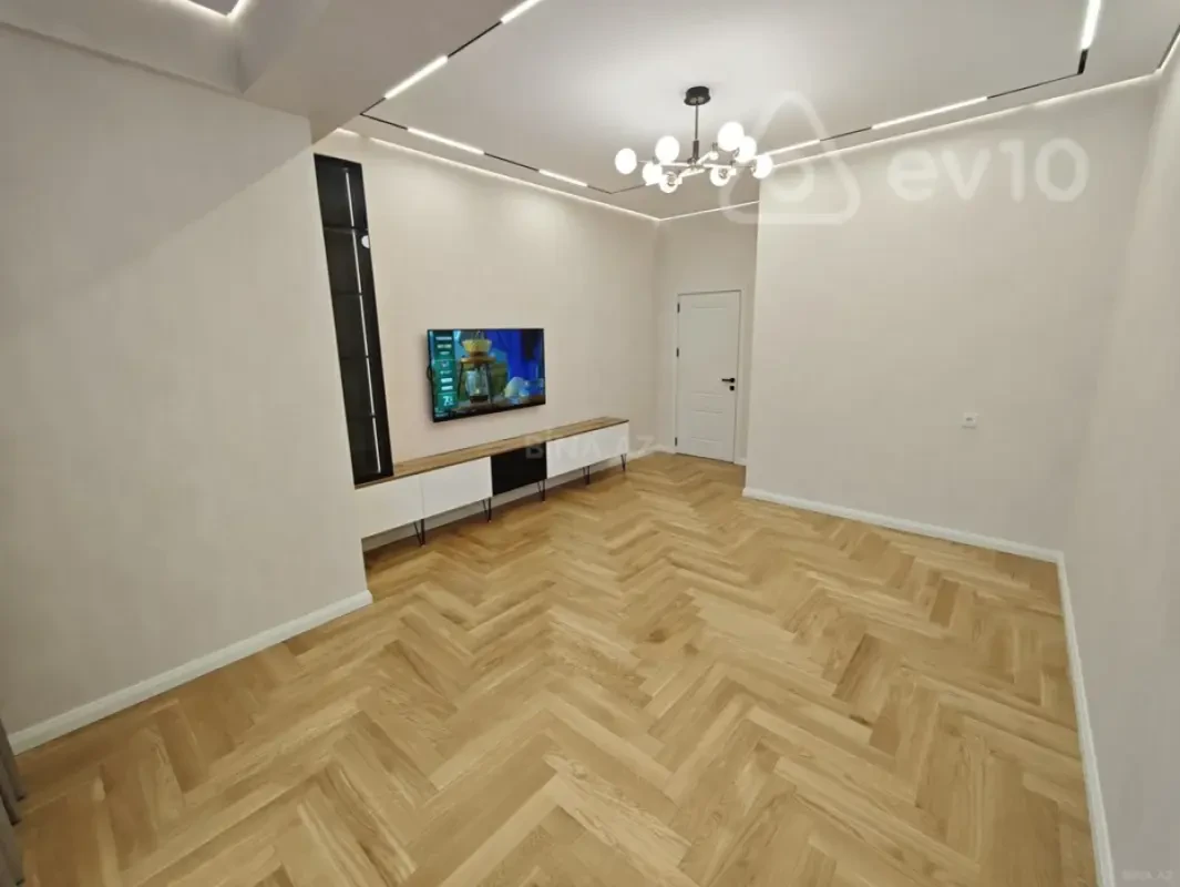 Satılır 2 otaqlı yeni tikili 82 m²