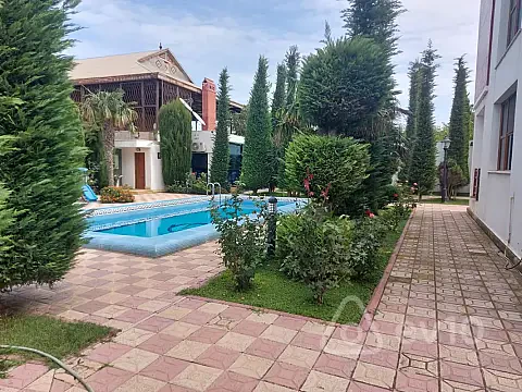 Kirayə verilir 8 otaqlı həyət evi 250 m² — Bakı, Abşeron 8 otaq 250.00 m²