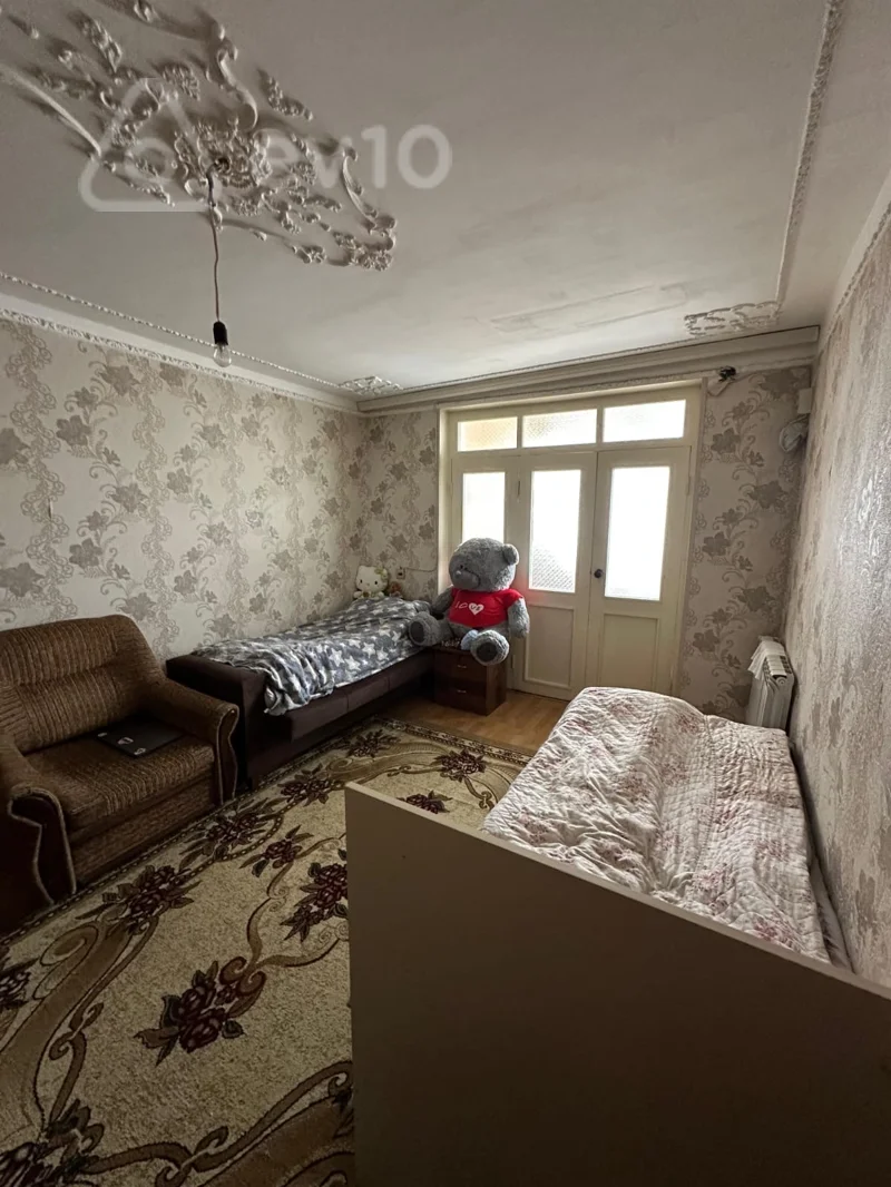Kirayə verilir 2 otaqlı köhnə tikili 65 m²