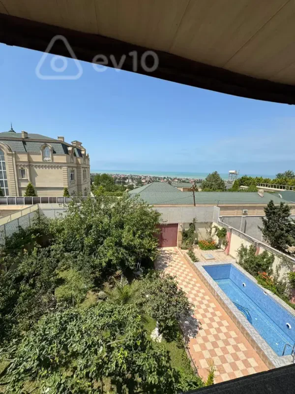 Kirayə verilir 5 otaqlı həyət evi 250 m²