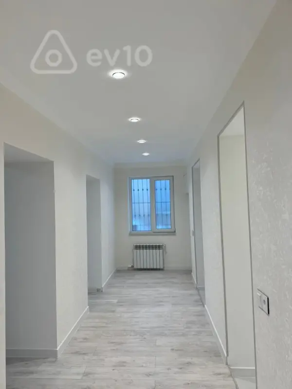 Kirayə verilir 2 otaqlı ofis 70 m²