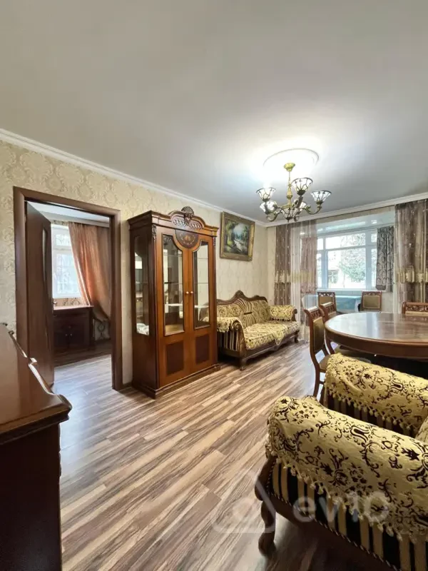Kirayə verilir 3 otaqlı köhnə tikili 90 m²