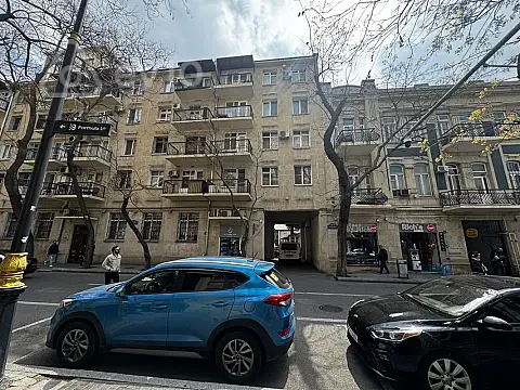 Kirayə verilir 3 otaqlı köhnə tikili 80 m² — Bakı, Səbail 3 otaq 80.00 m²