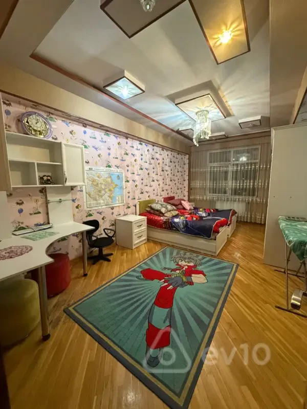 Kirayə verilir 4 otaqlı yeni tikili 160 m²