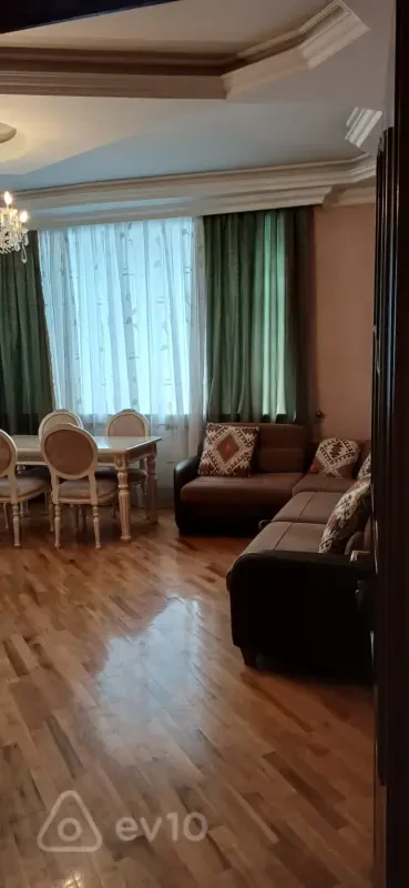 Kirayə verilir 2 otaqlı yeni tikili 70 m²
