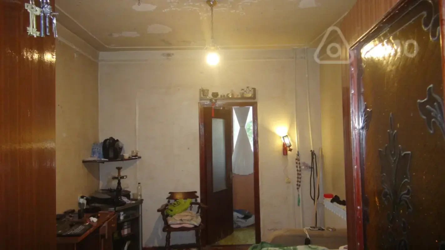 Satılır 2 otaqlı köhnə tikili 70 m²