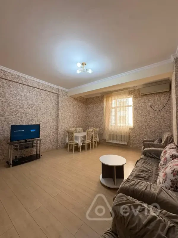 Kirayə verilir 4 otaqlı yeni tikili 147 m²