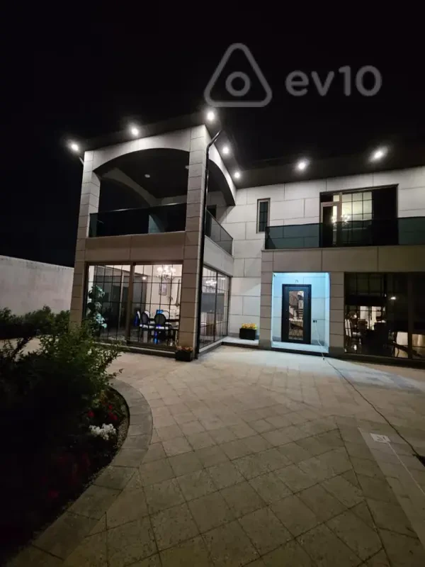 Kirayə verilir 4 otaqlı həyət evi 215 m²
