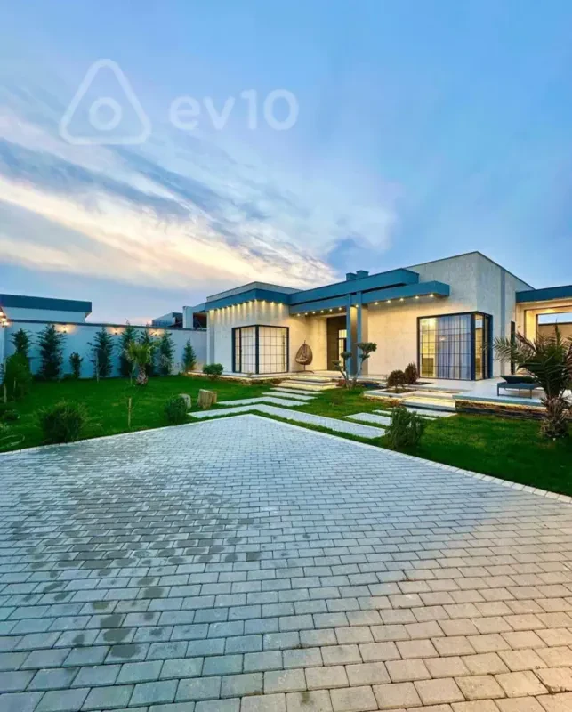 Satılır 5 otaqlı həyət evi 220 m²