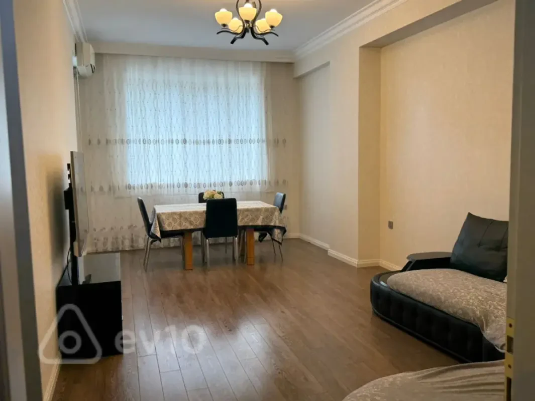 Kirayə verilir 3 otaqlı yeni tikili 135 m²