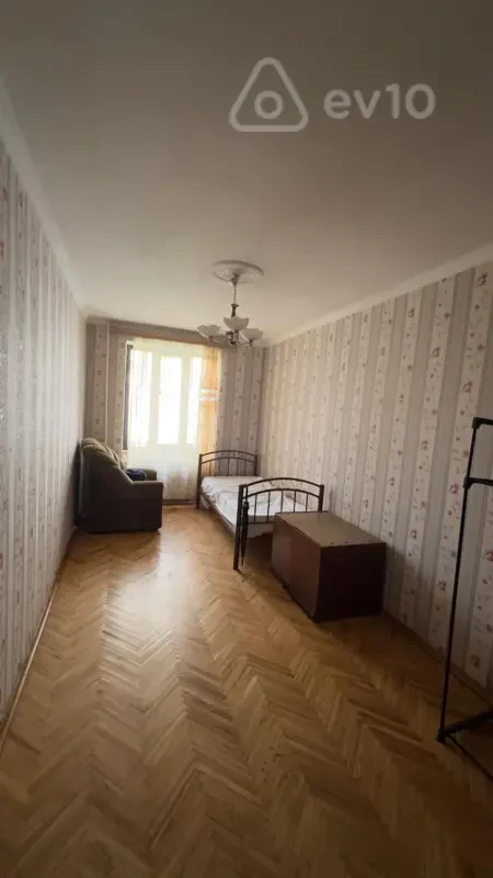 Kirayə verilir 3 otaqlı köhnə tikili 80 m²