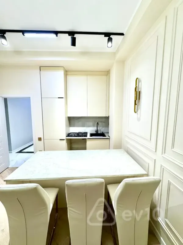 Kirayə verilir 3 otaqlı yeni tikili 80 m²