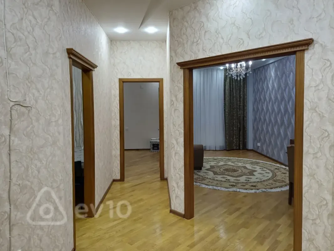 Kirayə verilir 2 otaqlı yeni tikili 80 m²