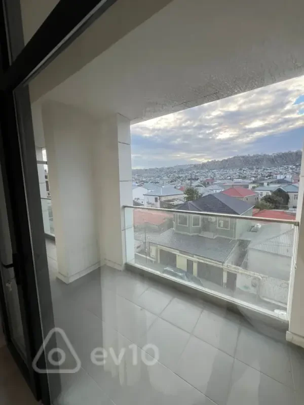 Kirayə verilir 3 otaqlı yeni tikili 120 m²