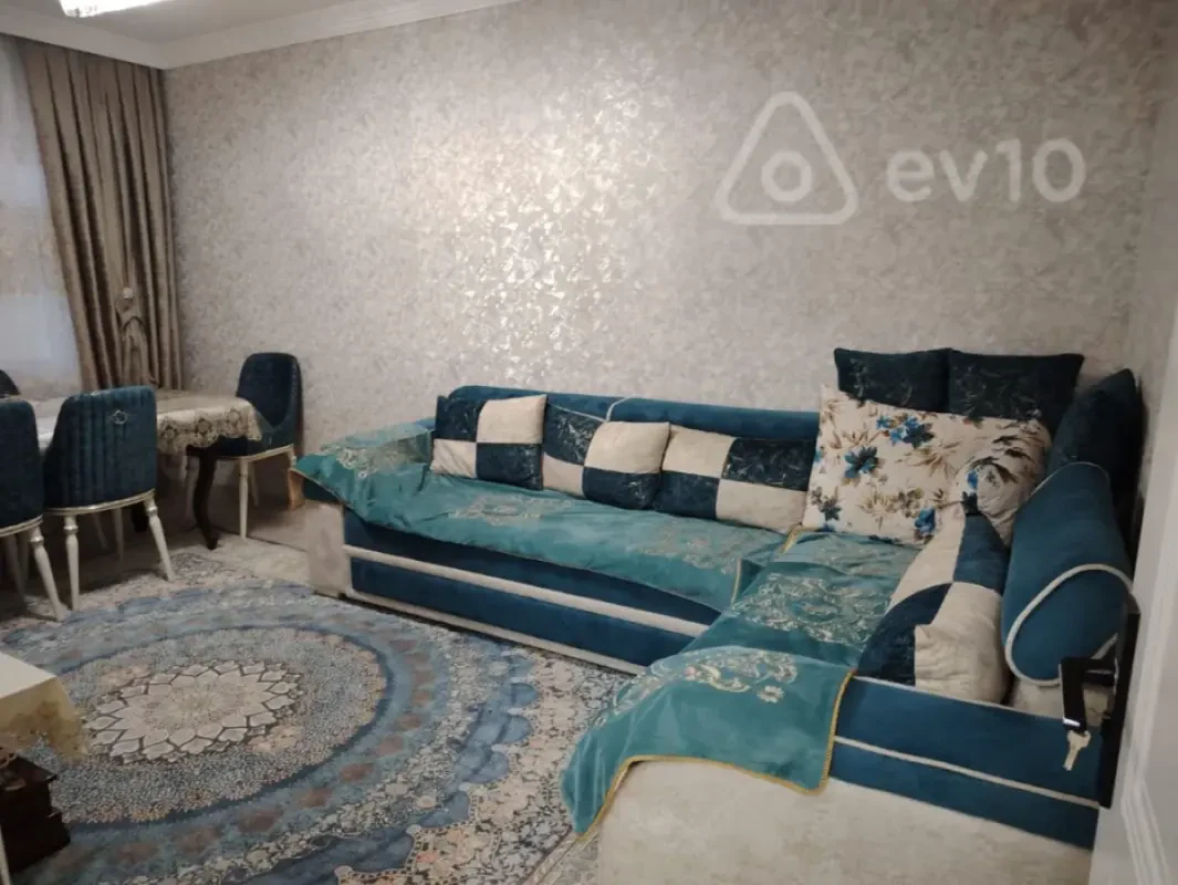 Satılır 3 otaqlı köhnə tikili 75 m²