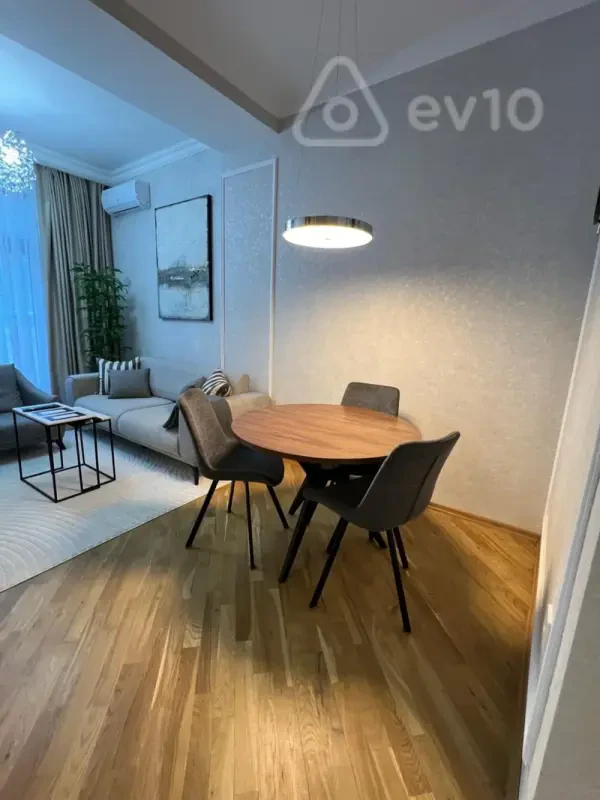 Kirayə verilir 2 otaqlı yeni tikili 90 m²