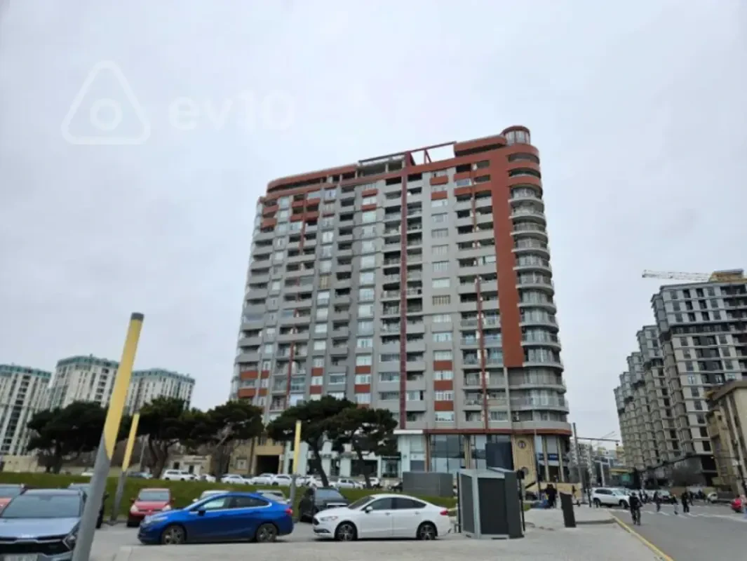 Satılır 3 otaqlı yeni tikili 128 m²