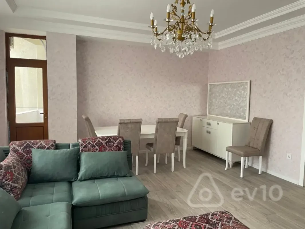 Kirayə verilir 4 otaqlı yeni tikili 170 m²