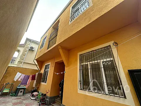 Satılır 4 otaqlı həyət evi 105 m² — Xırdalan 4 otaq 105.00 m²