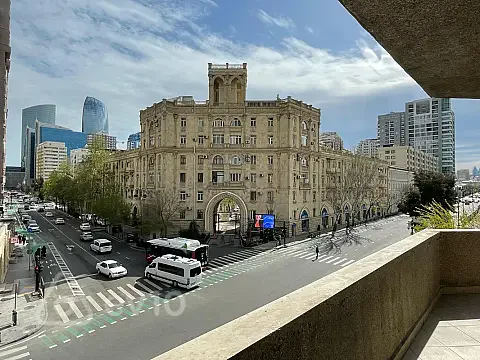 Kirayə verilir 20 otaqlı ofis 820 m² — Bakı, Nəsimi 20 otaq 820.00 m²