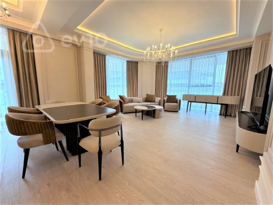 Kirayə verilir 4 otaqlı yeni tikili 220 m²