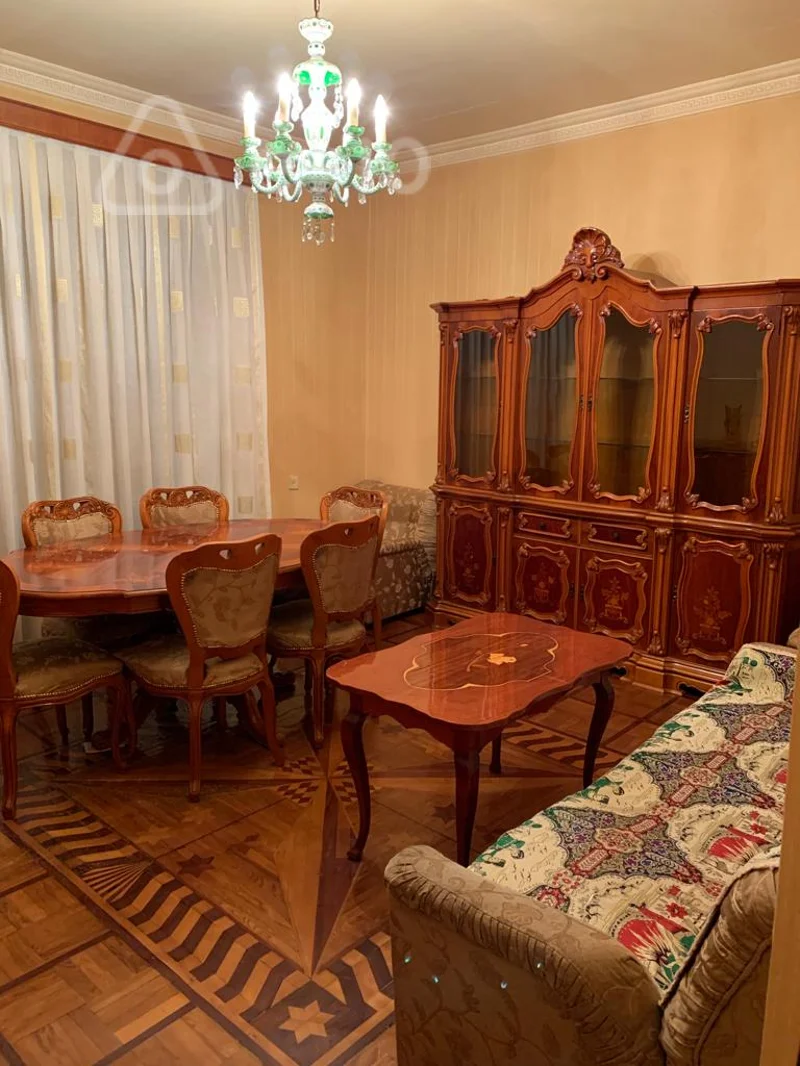 Kirayə verilir 3 otaqlı köhnə tikili 73 m² — Bakı, Nəsimi 3 otaq 73.00 m²