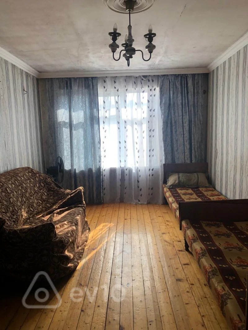 Kirayə verilir 1 otaqlı köhnə tikili 40 m² — Bakı, Nizami 1 otaq 40.00 m²
