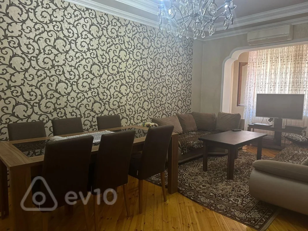 Kirayə verilir 4 otaqlı köhnə tikili 120 m² — Bakı, Yasamal 4 otaq 120.00 m²