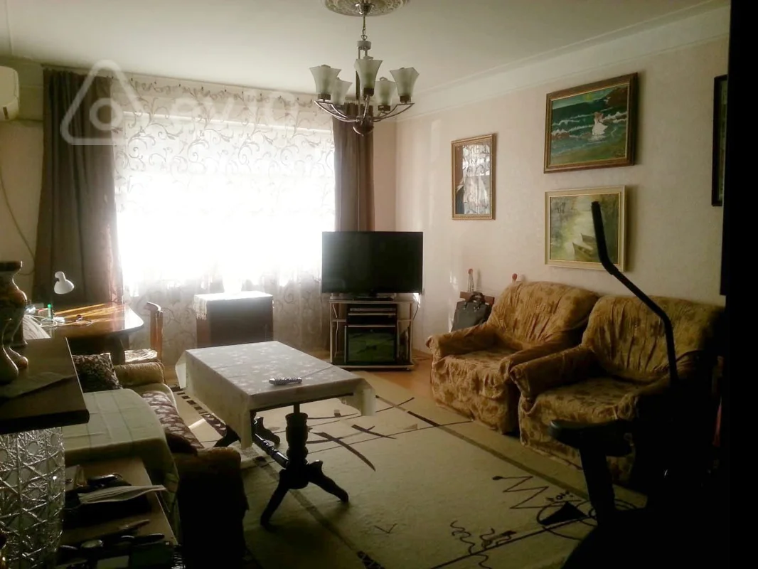 Satılır 4 otaqlı köhnə tikili 90 m² — Bakı, Nizami 4 otaq 90.00 m²