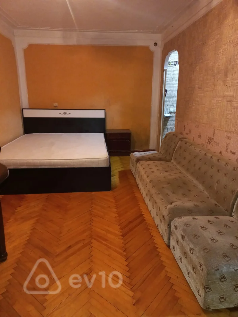 Kirayə verilir 1 otaqlı köhnə tikili 45 m² — Bakı, Yasamal 1 otaq 45.00 m²